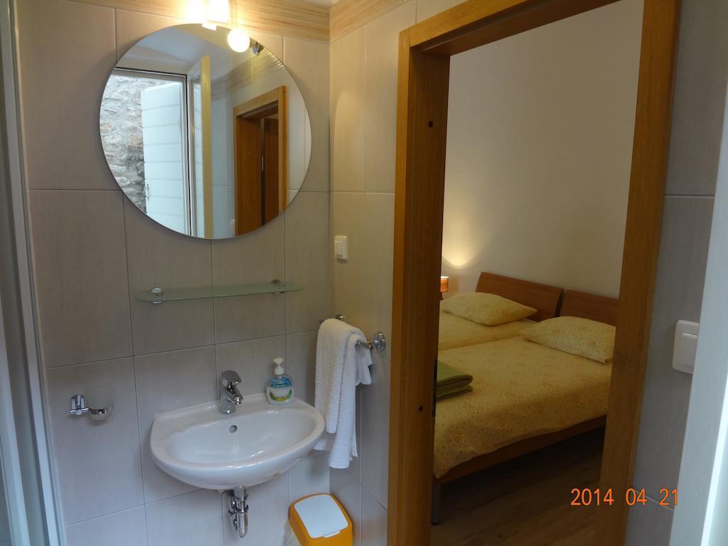 Room Mira Трогир Экстерьер фото
